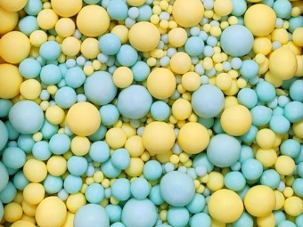 Драже зерновое взорванные зерна риса в цветной кондит.глаз. (голуб, желт) №096М
